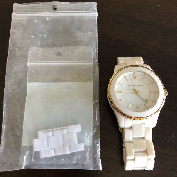 Michael Kors white and gold watch - Picture 3 of 4